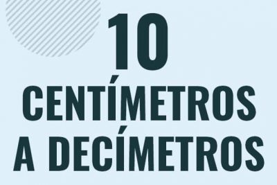 Profesor en pizarra explicando cuanto es 10 centimetros en decimetros o como pasar de 10 cm a dm