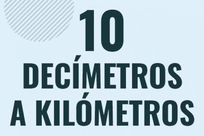 Profesor en pizarra explicando cuanto es 10 decimetros en kilometros o como pasar de 10 dm a km