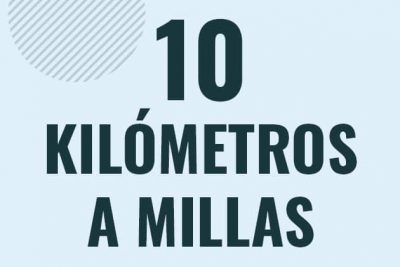 Profesor en pizarra explicando cuanto es 10 kilometros en millas o como pasar de 10 km a mi