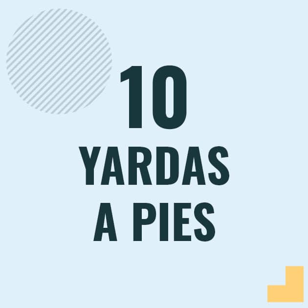 Profesor en pizarra explicando cuanto es 10 yardas en pies o como pasar de 10 yd a ft