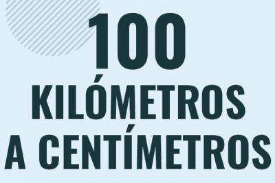 Profesor en pizarra explicando cuanto es 100 kilometros en centimetros o como pasar de 100 km a cm