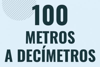 Profesor en pizarra explicando cuanto es 100 metros en decimetros o como pasar de 100 m a dm