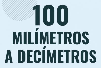 Profesor en pizarra explicando cuanto es 100 milimetros en decimetros o como pasar de 100 mm a dm