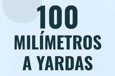 Profesor en pizarra explicando cuanto es 100 milimetros en yardas o como pasar de 100 mm a yd