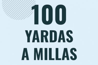 Profesor en pizarra explicando cuanto es 100 yardas en millas o como pasar de 100 yd a mi