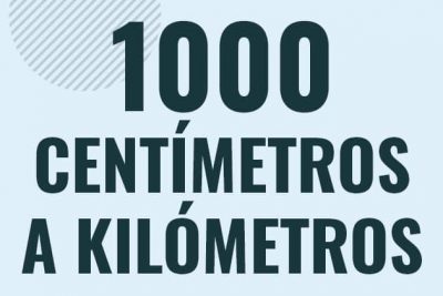 Profesor en pizarra explicando cuanto es 1000 centimetros en kilometros o como pasar de 1000 cm a km