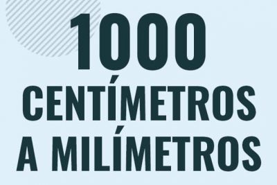 Profesor en pizarra explicando cuanto es 1000 centimetros en milimetros o como pasar de 1000 cm a mm