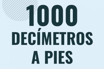 Profesor en pizarra explicando cuanto es 1000 decimetros en pies o como pasar de 1000 dm a ft