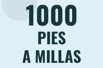 Profesor en pizarra explicando cuanto es 1000 pies en millas o como pasar de 1000 ft a mi