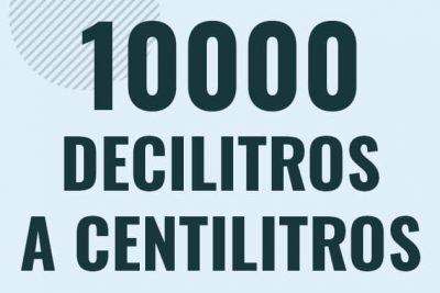 Profesor en pizarra explicando cuanto es 10000 decilitros en centilitros o como pasar de 10000 dl a cl