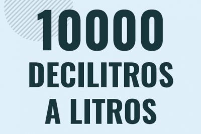 Profesor en pizarra explicando cuanto es 10000 decilitros en litros o como pasar de 10000 dl a l