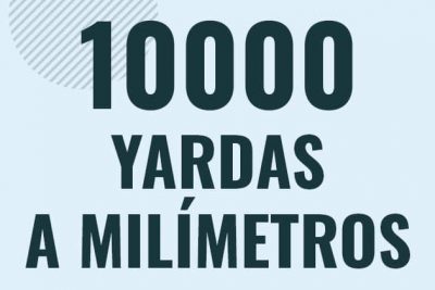Profesor en pizarra explicando cuanto es 10000 yardas en milimetros o como pasar de 10000 yd a mm
