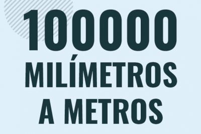 Profesor en pizarra explicando cuanto es 100000 milimetros en metros o como pasar de 100000 mm a m