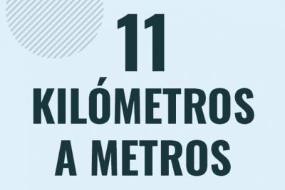Profesor en pizarra explicando cuanto es 11 kilometros en metros o como pasar de 11 km a m
