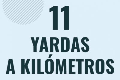 Profesor en pizarra explicando cuanto es 11 yardas en kilometros o como pasar de 11 yd a km