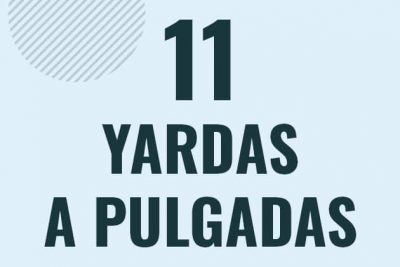Profesor en pizarra explicando cuanto es 11 yardas en pulgadas o como pasar de 11 yd a in