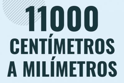 Profesor en pizarra explicando cuanto es 11000 centimetros en milimetros o como pasar de 11000 cm a mm
