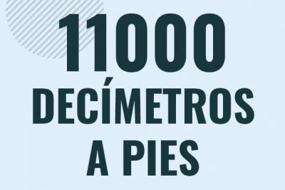 Profesor en pizarra explicando cuanto es 11000 decimetros en pies o como pasar de 11000 dm a ft