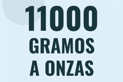 Profesor en pizarra explicando cuanto es 11000 gramos en onzas o como pasar de 11000 g a oz