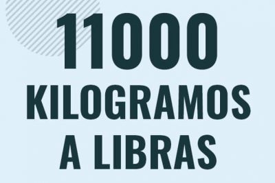Profesor en pizarra explicando cuanto es 11000 kilogramos en libras o como pasar de 11000 kg a lb