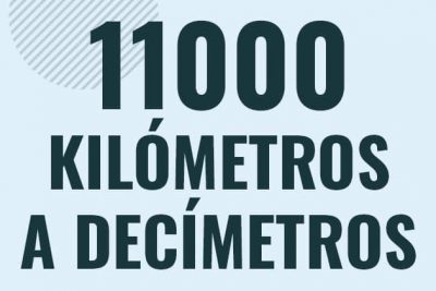 Profesor en pizarra explicando cuanto es 11000 kilometros en decimetros o como pasar de 11000 km a dm