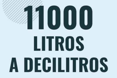 Profesor en pizarra explicando cuanto es 11000 litros en decilitros o como pasar de 11000 l a dl