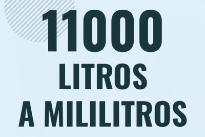 Profesor en pizarra explicando cuanto es 11000 litros en mililitros o como pasar de 11000 l a ml