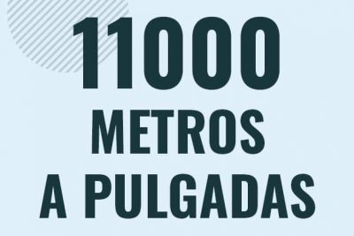 Profesor en pizarra explicando cuanto es 11000 metros en pulgadas o como pasar de 11000 m a in