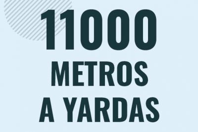 Profesor en pizarra explicando cuanto es 11000 metros en yardas o como pasar de 11000 m a yd