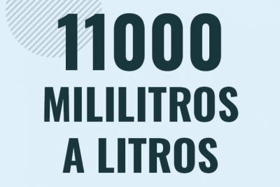 Profesor en pizarra explicando cuanto es 11000 mililitros en litros o como pasar de 11000 ml a l