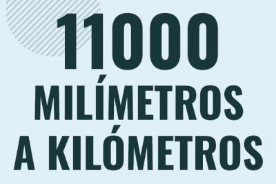 Profesor en pizarra explicando cuanto es 11000 milimetros en kilometros o como pasar de 11000 mm a km