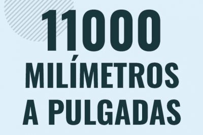 Profesor en pizarra explicando cuanto es 11000 milimetros en pulgadas o como pasar de 11000 mm a in