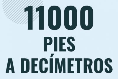 Profesor en pizarra explicando cuanto es 11000 pies en decimetros o como pasar de 11000 ft a dm