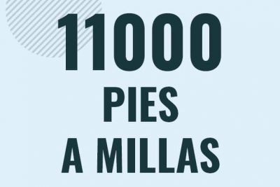 Profesor en pizarra explicando cuanto es 11000 pies en millas o como pasar de 11000 ft a mi