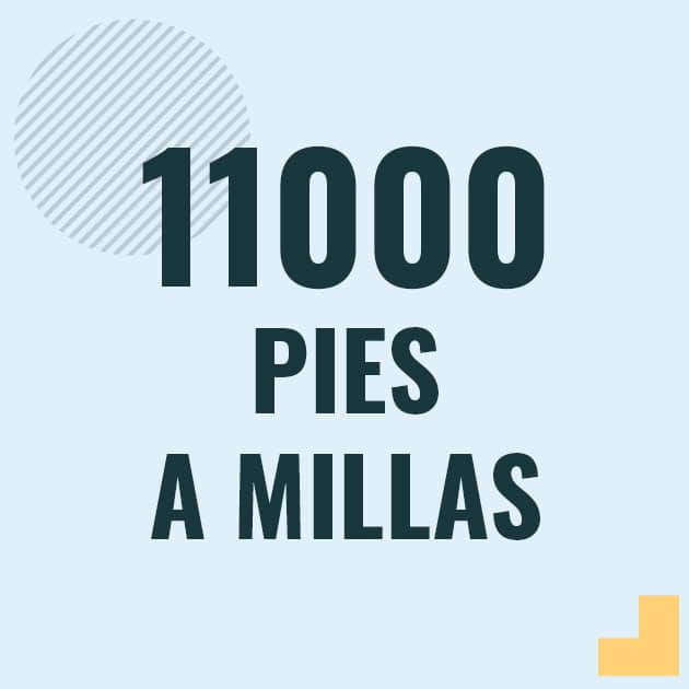 Profesor en pizarra explicando cuanto es 11000 pies en millas o como pasar de 11000 ft a mi