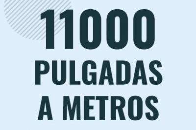 Profesor en pizarra explicando cuanto es 11000 pulgadas en metros o como pasar de 11000 in a m