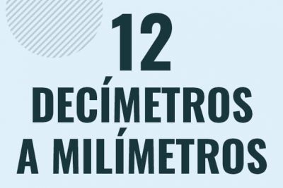 Profesor en pizarra explicando cuanto es 12 decimetros en milimetros o como pasar de 12 dm a mm