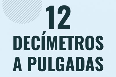 Profesor en pizarra explicando cuanto es 12 decimetros en pulgadas o como pasar de 12 dm a in
