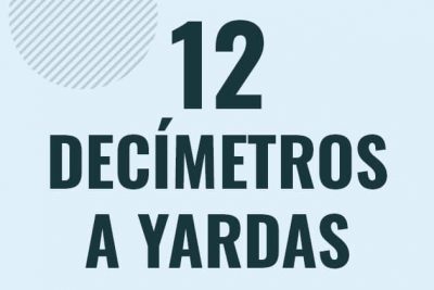 Profesor en pizarra explicando cuanto es 12 decimetros en yardas o como pasar de 12 dm a yd