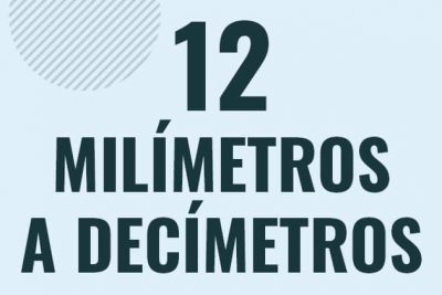 Profesor en pizarra explicando cuanto es 12 milimetros en decimetros o como pasar de 12 mm a dm