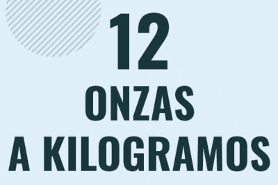 Profesor en pizarra explicando cuanto es 12 onzas en kilogramos o como pasar de 12 oz a kg