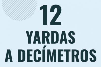 Profesor en pizarra explicando cuanto es 12 yardas en decimetros o como pasar de 12 yd a dm