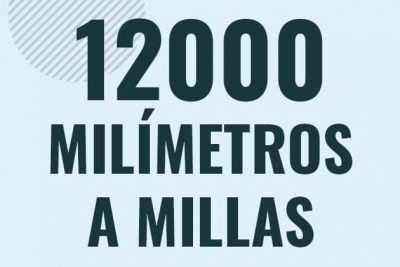 Profesor en pizarra explicando cuanto es 12000 milimetros en millas o como pasar de 12000 mm a mi