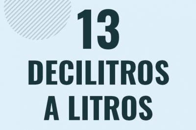 Profesor en pizarra explicando cuanto es 13 decilitros en litros o como pasar de 13 dl a l