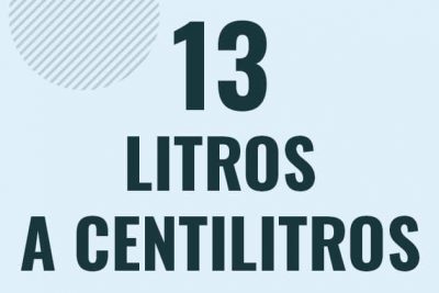 Profesor en pizarra explicando cuanto es 13 litros en centilitros o como pasar de 13 l a cl