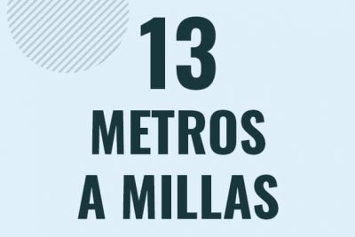 Profesor en pizarra explicando cuanto es 13 metros en millas o como pasar de 13 m a mi