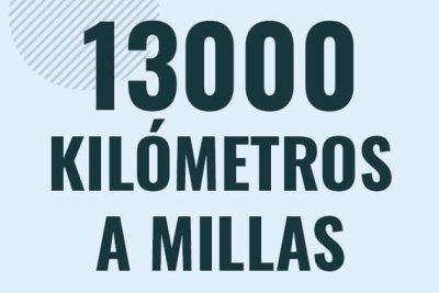Profesor en pizarra explicando cuanto es 13000 kilometros en millas o como pasar de 13000 km a mi