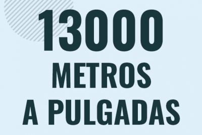 Profesor en pizarra explicando cuanto es 13000 metros en pulgadas o como pasar de 13000 m a in
