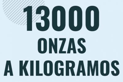 Profesor en pizarra explicando cuanto es 13000 onzas en kilogramos o como pasar de 13000 oz a kg