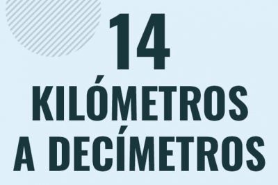 Profesor en pizarra explicando cuanto es 14 kilometros en decimetros o como pasar de 14 km a dm